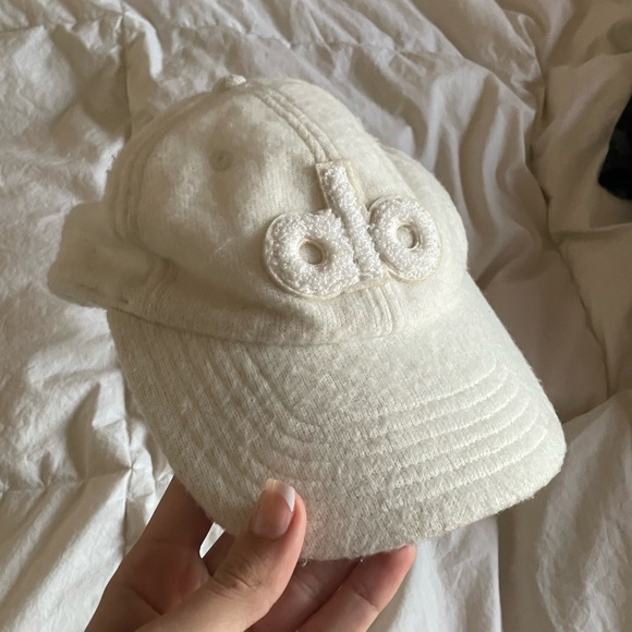 Cream Alo Hat - Picture 5 of 5